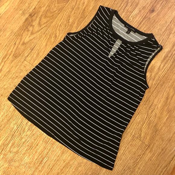Banana Republic Black White Striped Sleeveless Keyhole Blouse Size XS - Picture 1 of 10